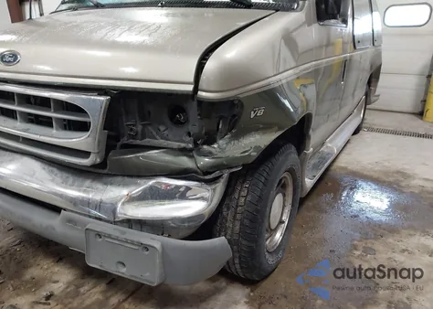 2002 Ford E-150 Commercial/Recreational z USA, uszkodzony, nr VIN 1FDRE14W72HA54411